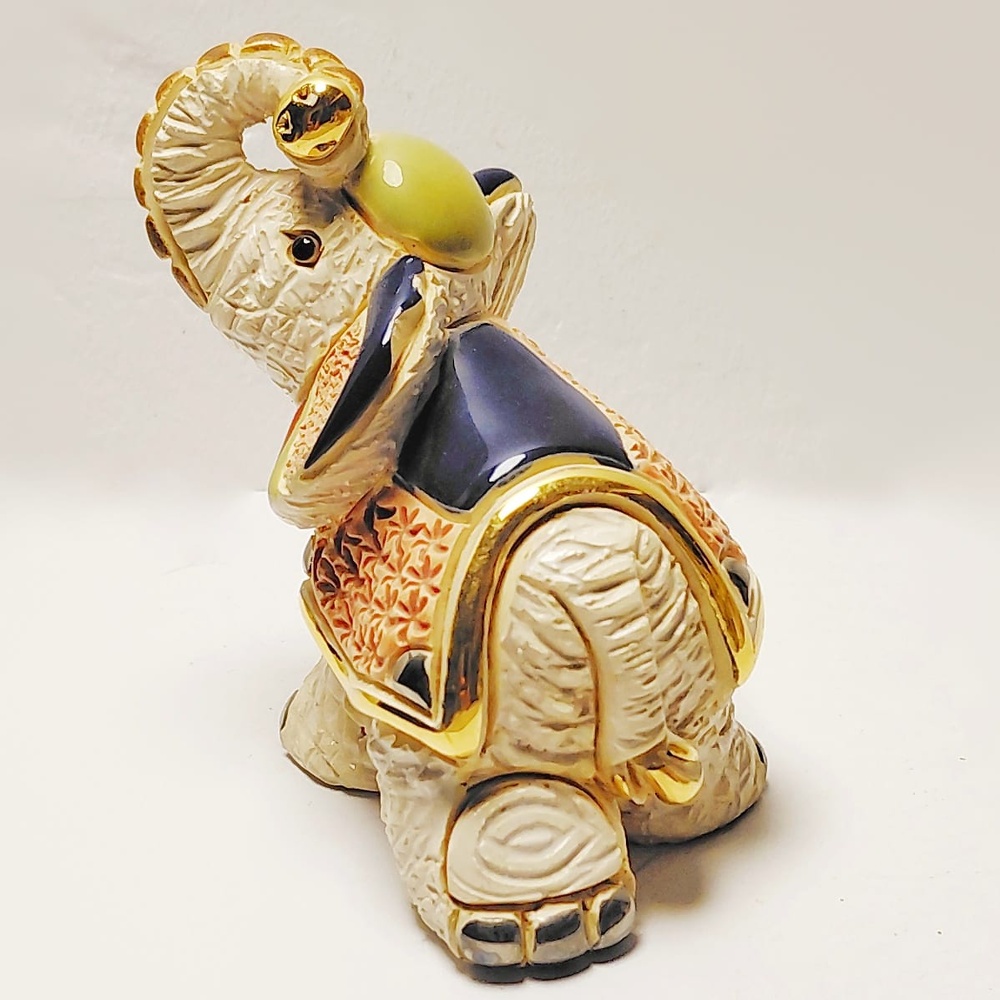Familia de Elefantes blancos F387A y F387B - Artesanía DeRosa Rinconada. A 