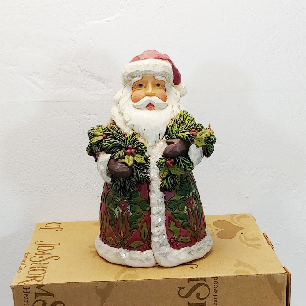 Weihnachtsmannfigur mit Girlande von Jim Shore – Weihnachtskollektion 