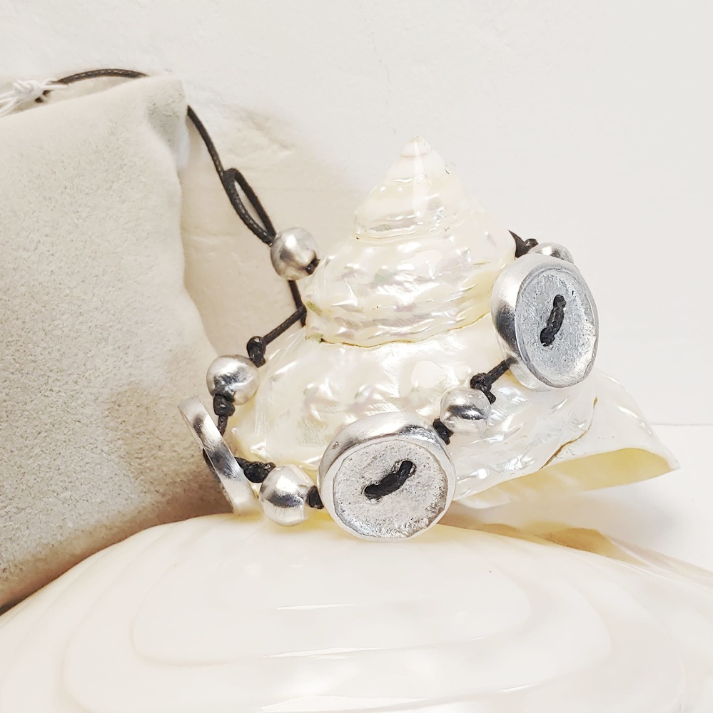 Adjustable bracelet 