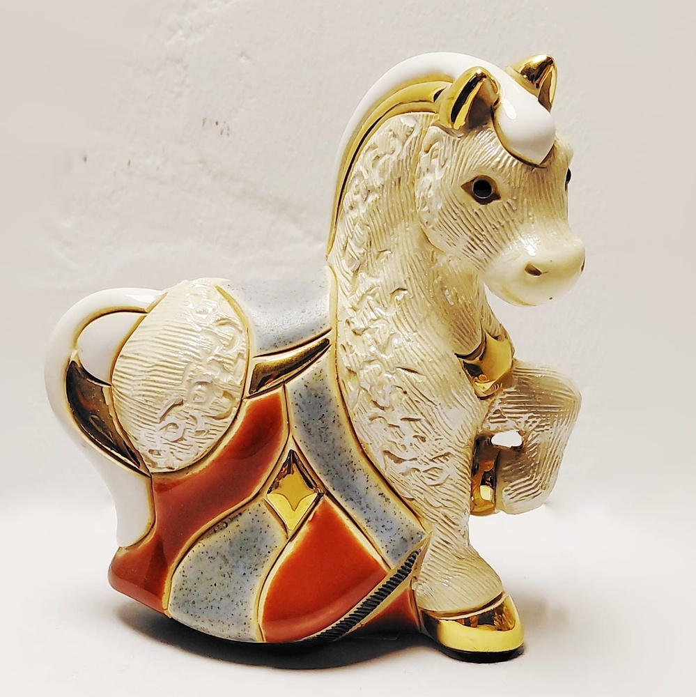 Caballo blanco baby F365W - Artesanía DeRosa Rinconada en T-mas y Temasarte.com. 
