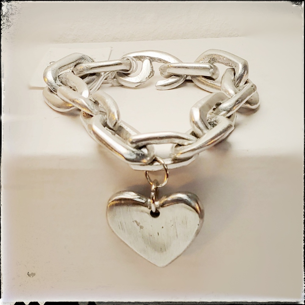 Chain and Heart Bracelet - Vestopazzo Costume Jewelry AL00162 
