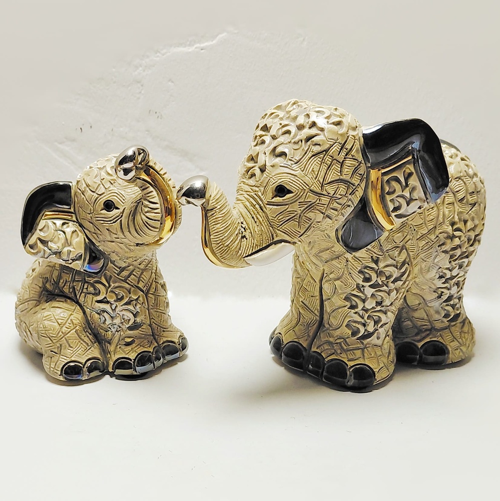 Familia de elefantes indios - Artesanías DeRosa Rinconada en T-mas y Temasarte.com. 