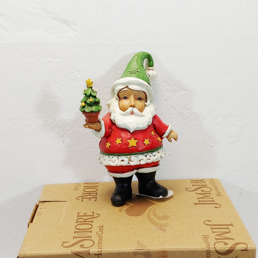 Figur „Weihnachtsmann mit Minibaum“, Jim Shore – Weihnachtskollektion 