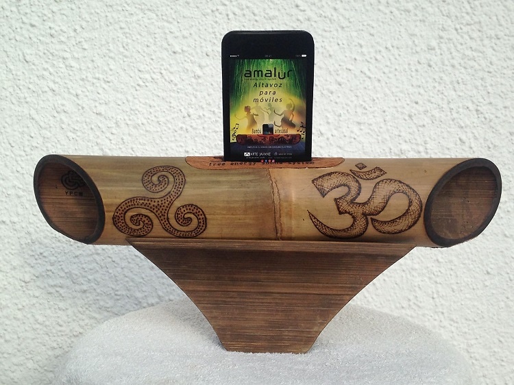 Speaker-bamboo-triskel-om-pyrography 