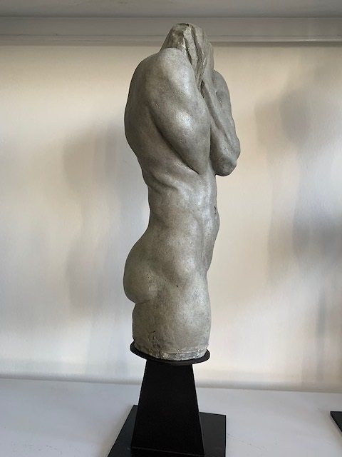 Torso de hombre en bronce - José María Moreno Rodrigo 