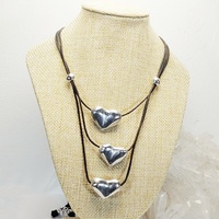 Halskette "3 Herzen" aus Aluminium - Vestopazzo Modeschmuck