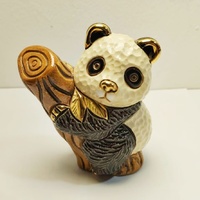Oso panda en árbol - DeRosa Rinconada