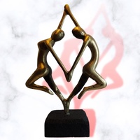 Sonata Gallery -  "Tanzpaar", Bronze -Skulptur auf Lava.
